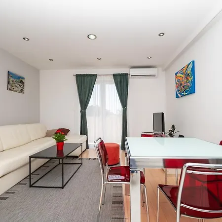 Luxury Silvana In The Center Apartment Makarska